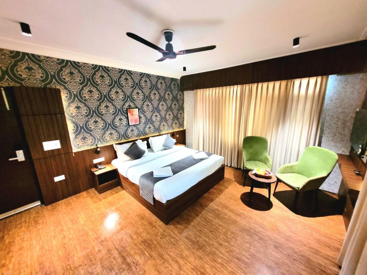 Hotel Royal Plaza Srīnagar 外观 照片