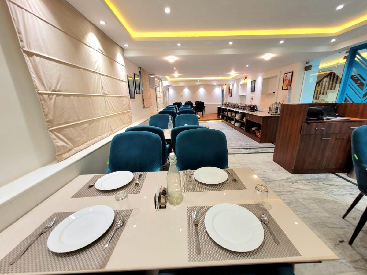 Hotel Royal Plaza Srīnagar 外观 照片