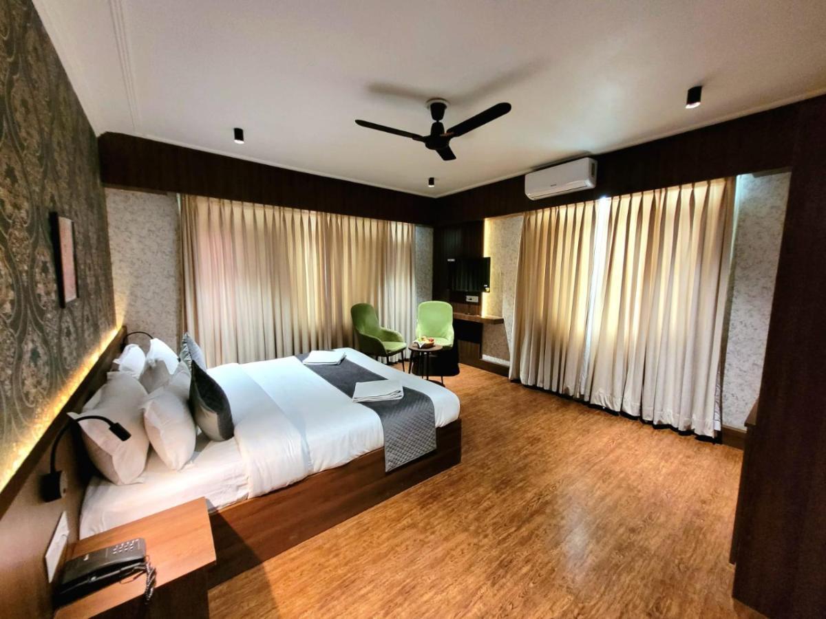 Hotel Royal Plaza Srīnagar 外观 照片