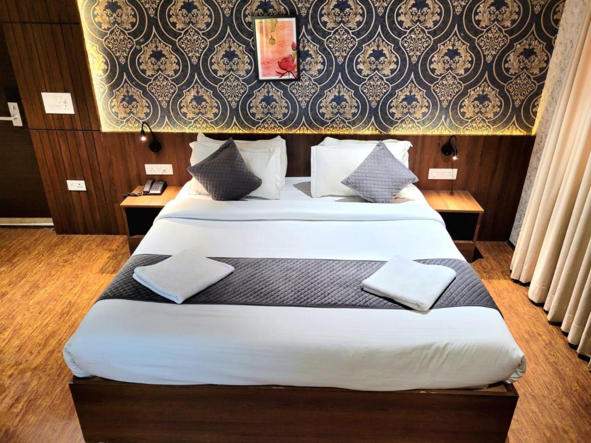 Hotel Royal Plaza Srīnagar 外观 照片