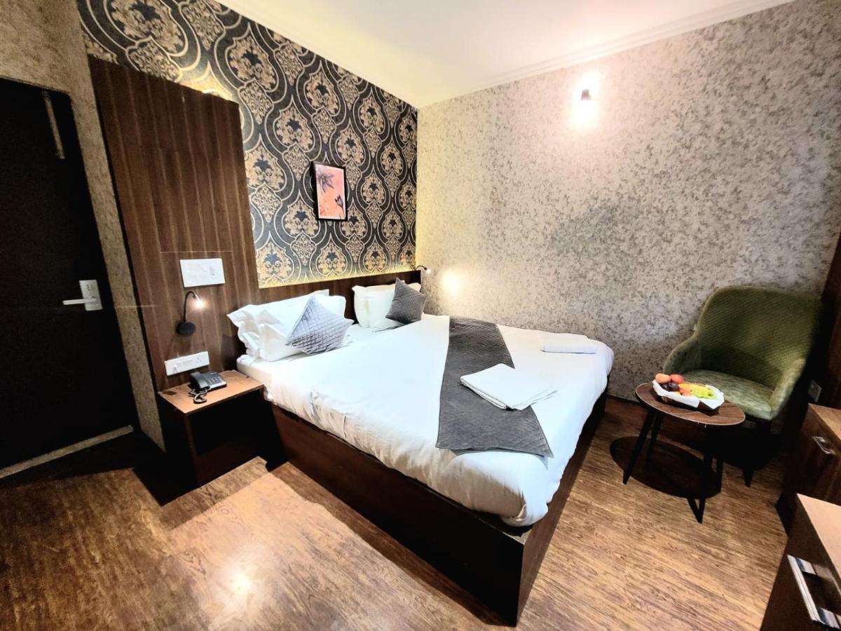 Hotel Royal Plaza Srīnagar 外观 照片