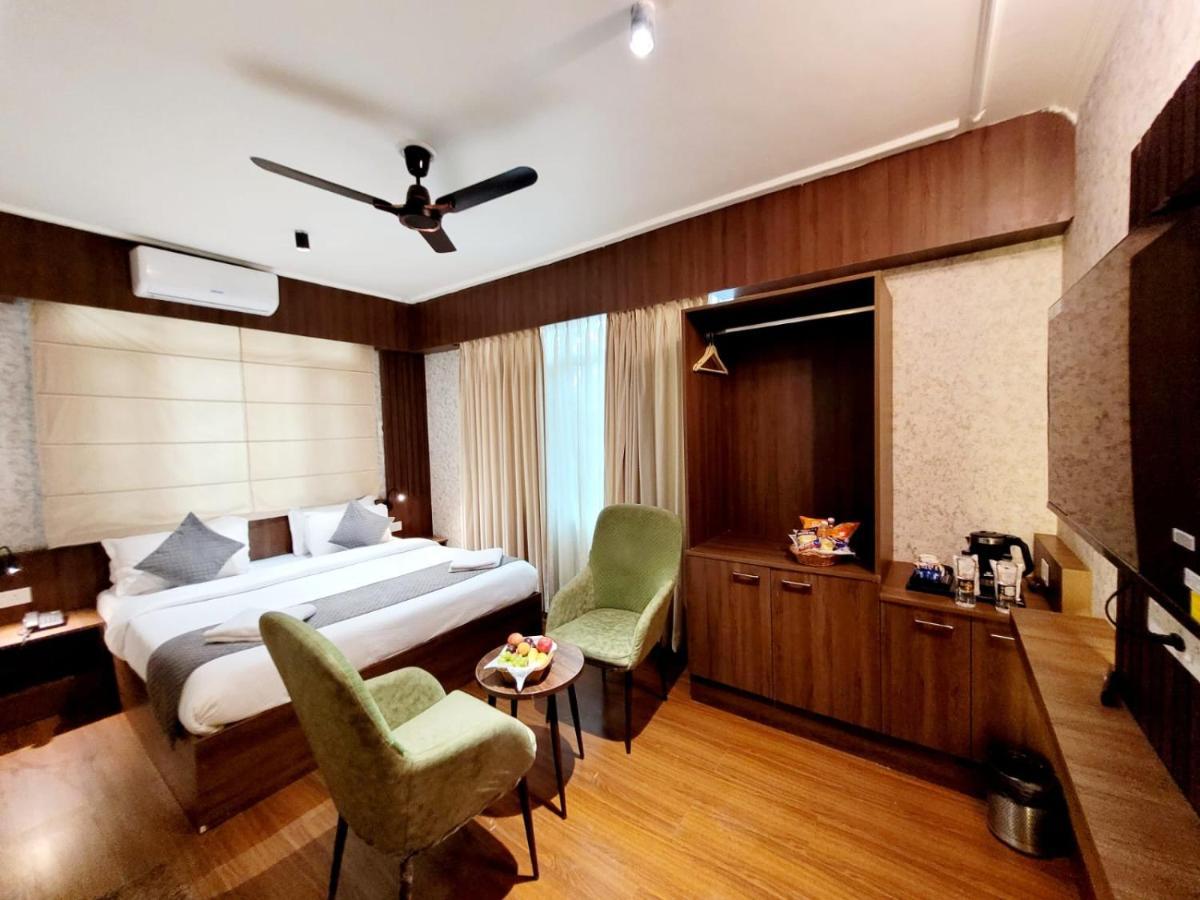 Hotel Royal Plaza Srīnagar 外观 照片