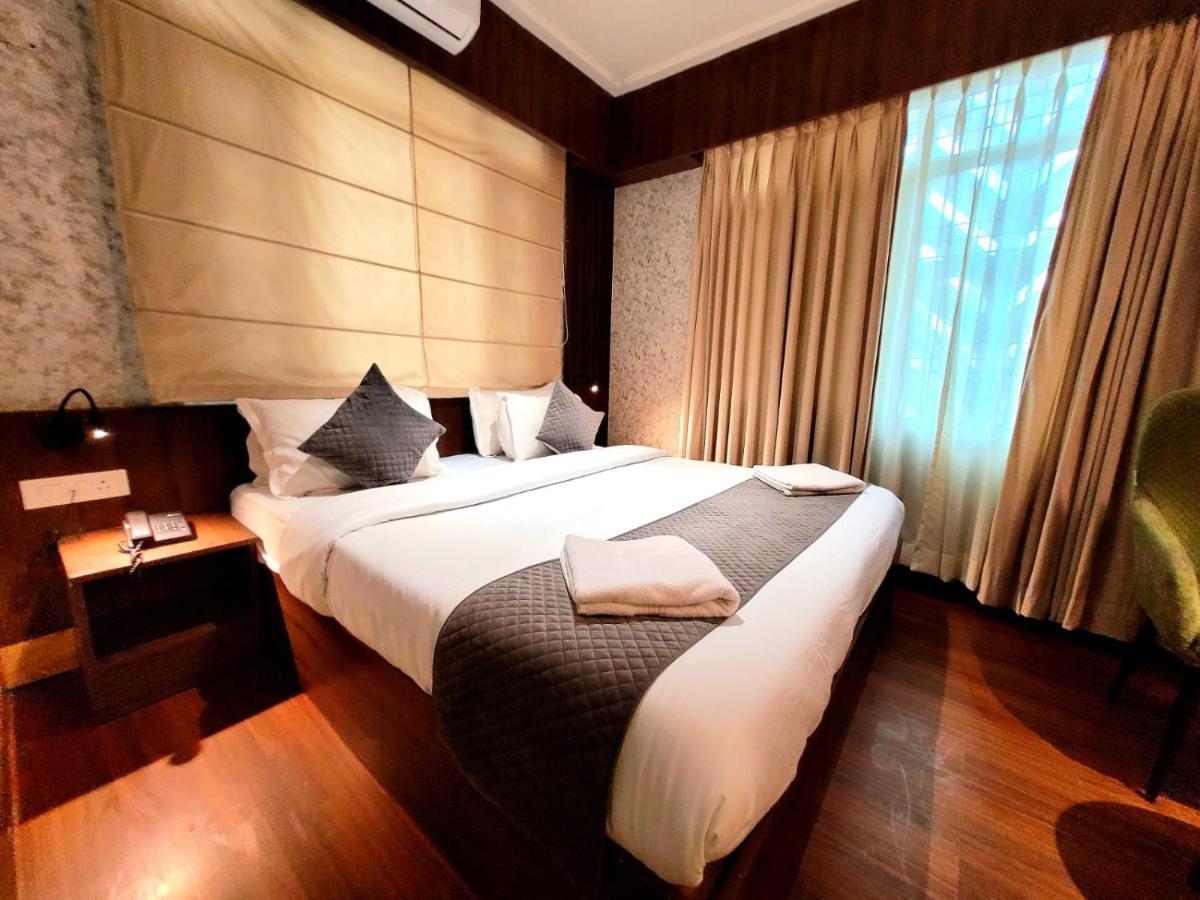 Hotel Royal Plaza Srīnagar 外观 照片